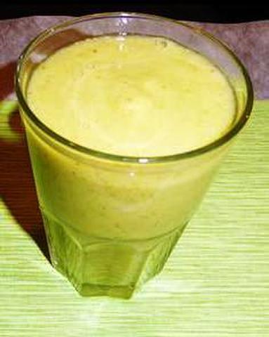 Fruit Smoothie with Green