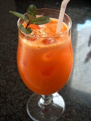 Apple and carrot juice