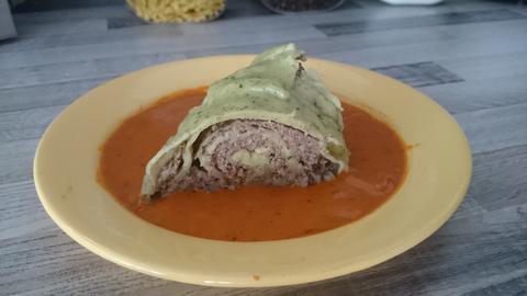 XL-Noodle-Mince-Roll with Tomatosauce