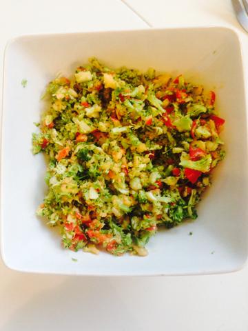 Vegetable Salad with Broccoli, Pepper and Apple
