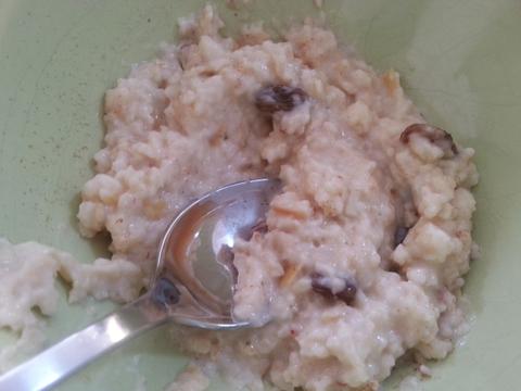 Porridge with Apples and Sultanas