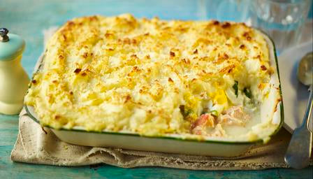 Empadão de bacalhau com puré de legumes
