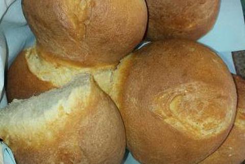 Klassische Doppelbrötchen