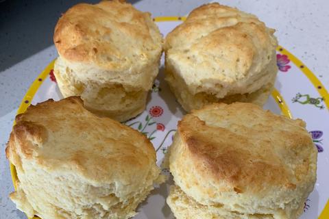 Scones  with tagatesse