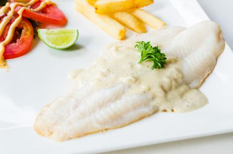 Filetes de lenguado al vino blanco con champiñones