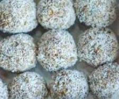 SALTED CARAMEL PROTEIN BALLS