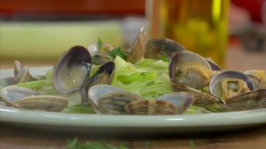 Coquillages à la fondue de poireaux