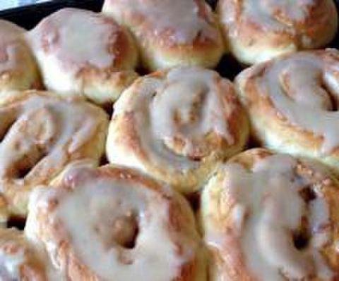 Zimtschnecken (Cinnamon Rolls)