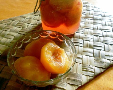 Syruped Peaches