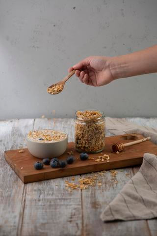 GLUTEN-FREE GRANOLA