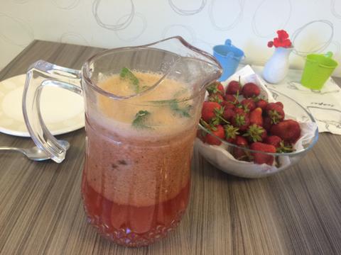 Клубничный лимонад